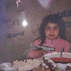 Meet your Posher, Romi